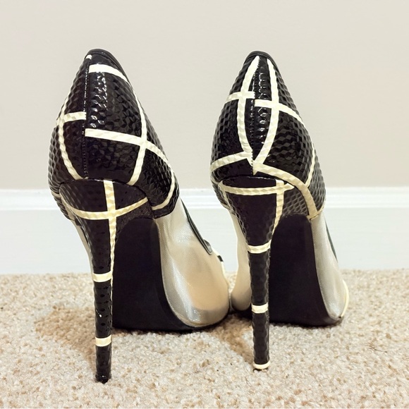 Women's white and Black Pumps - Picture 3 of 9